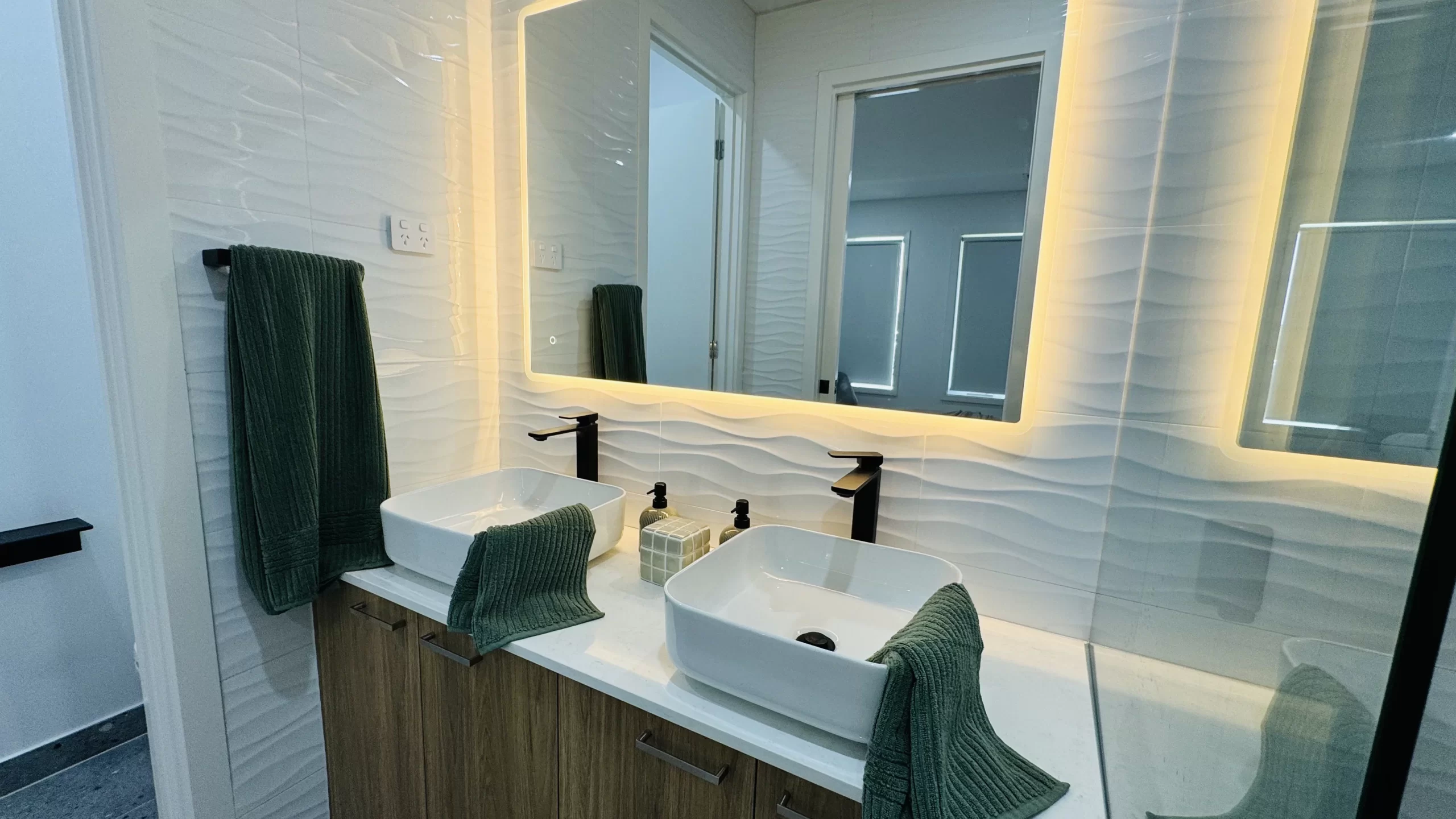 Ensuite-1